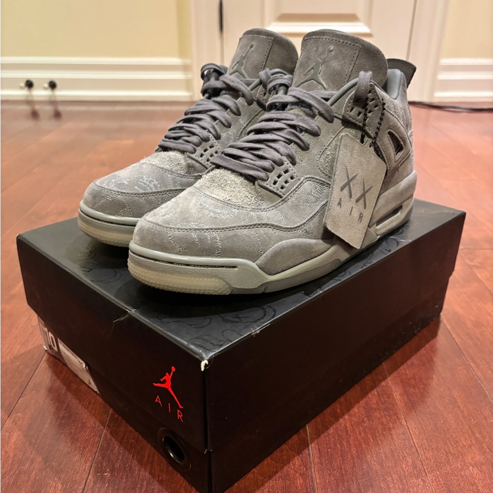 Jordan 4 Retro Kaws